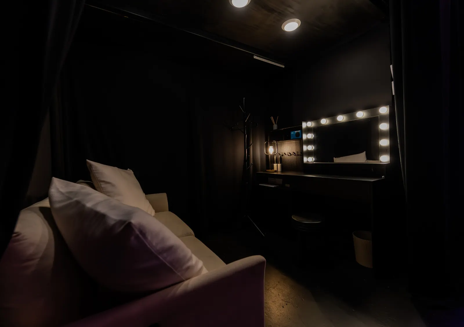 Qool Studio makeup room and green room area in Miami