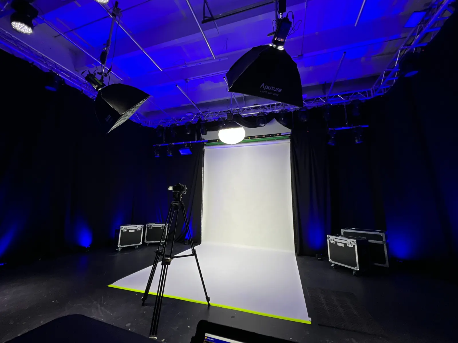 Photography cyc wall setup at Qool Studio Miami
